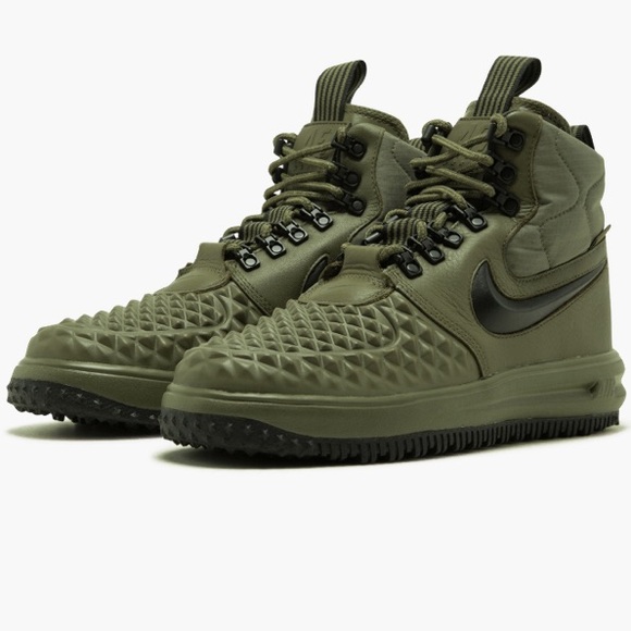 nike duck boot sneakers